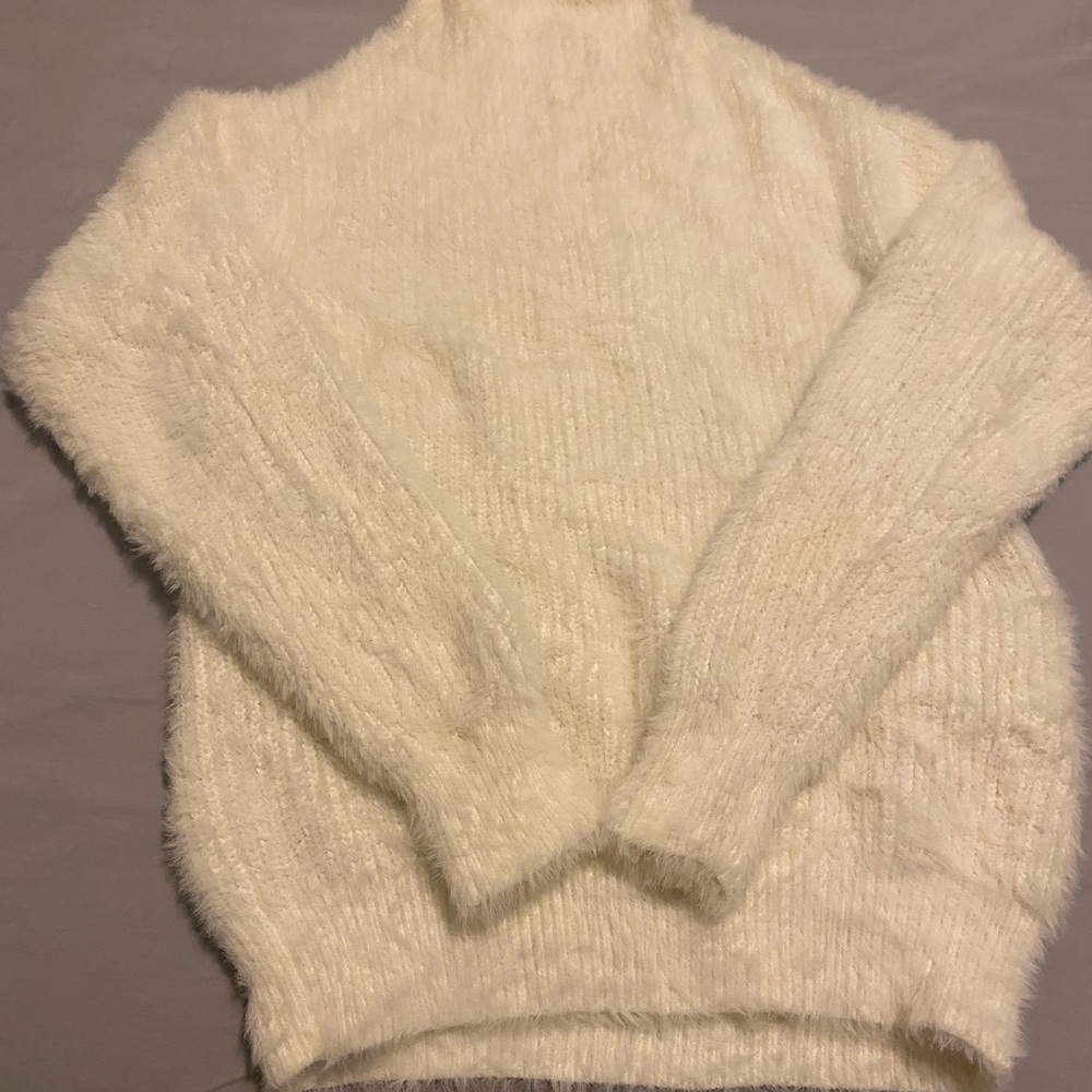 Wilfred white sweater